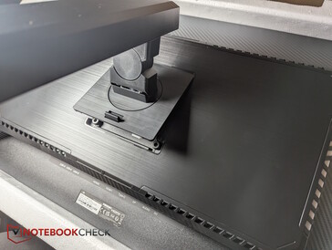 卡入到位，无需螺丝