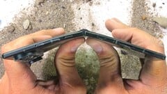 三星Galaxy Z Fold8 Ultra在通过耐用性测试后随即被拆解,其昂贵的显示屏已受损。