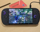 OneXPlayer 展示了 Apex Air(如图所示)和搭载英特尔 Arc G3 Extreme 的 X2