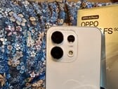 OPPO Reno 16 FS 配备了一套出色的摄像头系统，但作为交换，您必须接受一些妥协。