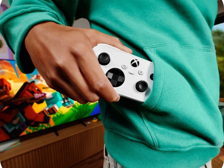 Xbox Nano Controller 设计小巧，可放入大多数口袋