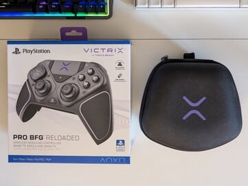 Victrix Pro BFG Reloaded 包装在便携箱中