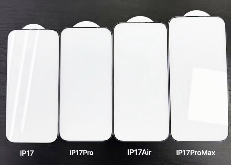 6.9 英寸的 iPhone 17 Pro Max 明显比 iPhone 17 Air 大（图片来源：@马金步官方）
