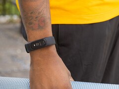 Garmin vivosmart 5 正在接收 3.32 版软件