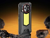 Oukitel WP53 Pro 智能手机为露营和探险爱好者提供了大量耐用功能。(图片来源：Oukitel）
