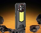 Oukitel WP53 Pro 智能手机为露营和探险爱好者提供了大量耐用功能。(图片来源：Oukitel）