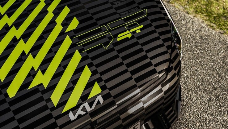 起亚 EV4 GT，带有新的 GT 包边。(图片来源：起亚）