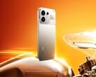 Realme P4s 拥有引人注目的设计，其摄像头模组部分呈半透明状。