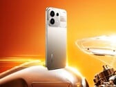 Realme P4s 拥有引人注目的设计，其摄像头模组部分呈半透明状。
