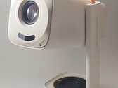 Yaber T1 Pro 便携式投影仪配有方便的背带。(图片来源：Notebookcheck）