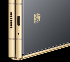 Galaxy Z Fold6 Slim 或将作为三星 W25 首次亮相,前身如图所示。(图片来源:三星)