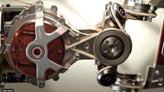 1X NEO 采用 Tendon Drive 技术，与人和物体的接触更柔软、更安全。(图片来源：1X）