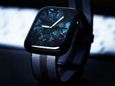 由于采用了新的显示技术，Apple Watch 可以实现更长的电池续航时间。