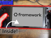 TommyB 使用 Framework 笔记本电脑主板制作游戏掌上电脑（图片来源：TommyB on YouTube）