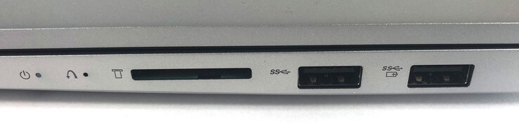 右边：2个USB 3.2 Type-A，1个四合一读卡器（MMC、SDHC、SDXC、SD）。