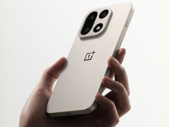 OnePlus 15 可能于 2025 年 10 月 27 日在中国上市。图：手机背面。(图片来源：OnePlus）
