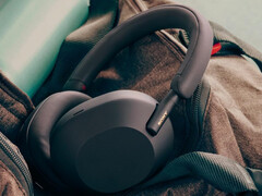 索尼推出的第五代 WH-1000X 系列采用了全新设计。(图片来源：索尼） 