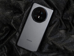 Magic V5 配备了 8 核骁龙 8 Elite 芯片组，因此在性能上应该会超越 Oppo Find N5，如图所示。(图片来源：Honor)