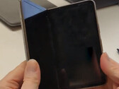 Pixel Fold将是谷歌迄今为止最昂贵的设备。(图片来源: @Za_Raczke)