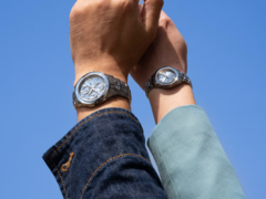 卡西欧 OCWS7000E-2A 手表（左）即将登陆美国；目前尚不清楚 OCW-S40-2A（右）是否也会在美国上市。(图片来源：卡西欧）