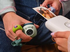 Instax Pal 必须与 Instax 打印机配对才能打印实物(图片来源:Fujifilm)