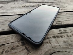 努比亚红魔 6R 仍是一款相关的游戏设备吗?(图片来源:Darryl Linington - Notebookcheck)