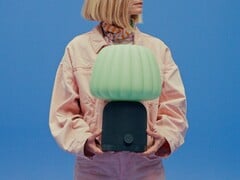 Kulglass 蓝牙扬声器灯将扬声器和灯合二为一。(图片来源:宜家)