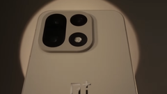 旗舰产品 OnePlus 15（图片来源：OnePlus）