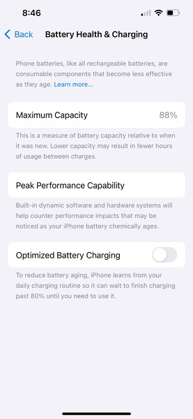 iPhone 的 "电池健康状况 "页面显示当前剩余电量
