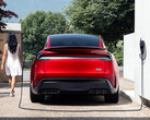 一辆 Model Y 在特斯拉 Wall Connector 家庭充电器上充电。(图片来源：特斯拉）