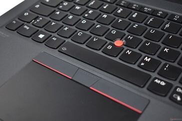 联想ThinkPad T14s G2。TrackPoint