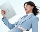 LCD 晓新 Air 14 2026 现已在国内上市。图为展示该笔记本轻薄设计的宣传图。