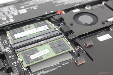 四个 SODIMM 插槽