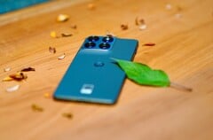 摩托罗拉 Edge 70 设计非常时尚,但价值主张并不高