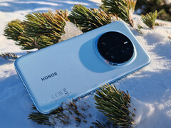 Honor Magic 8 Ultra 的摄像头配置应该比Honor Magic 7 Pro（如图）更先进。(图片来源：Notebookcheck）