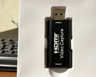 即将从白色塑料内包装中取出的适配器（图片来源：ZachemKupil on MySKU，经过裁剪，颜色正常化）