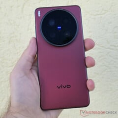 vivo 可能很快就会推出直接替代 X200 Ultra（如图）的产品。(图片来源：Notebookcheck）