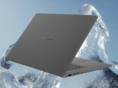 新款 Zenbook A16 采用冰岛灰外观。