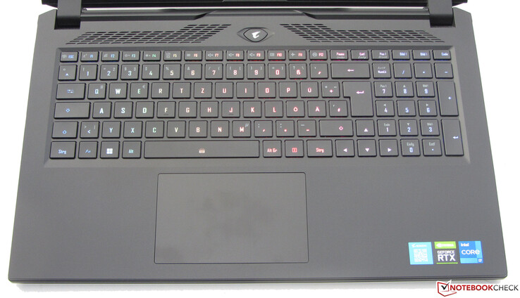 Aorus 17 XE4的输入设备