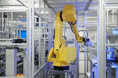 比亚迪刀片电池工厂机器人（图片：比亚迪）。