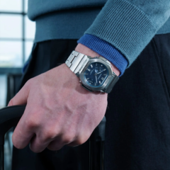 一位 YouTuber 在 Casio GMC-2500 手表正式发布前就成功拿到了这款手表