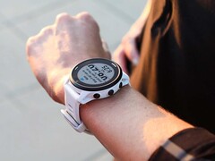Garmin Forerunner 945 LTE 智能手表（如图）正在接受新的更新。(图片来源：Garmin）