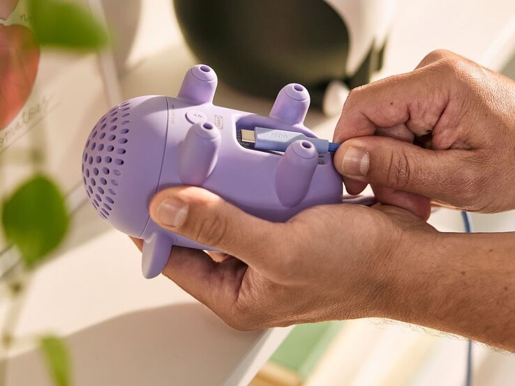 宜家 Grejsimojs 便携式蓝牙扬声器的 USB-C 充电功能图片