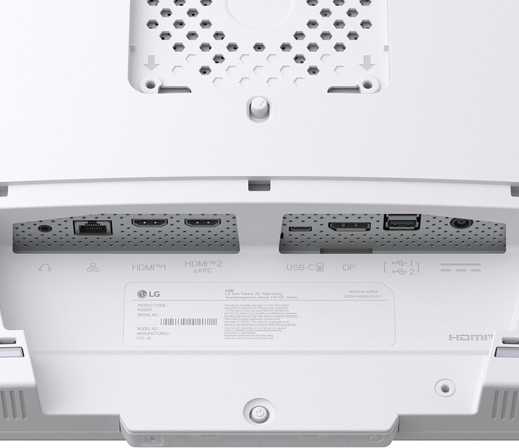 LG UltraGear 32G810SA 底部有很多端口。(图片来源：LG）