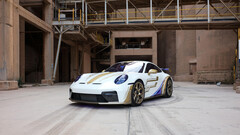 保时捷 911 GT3 的 0-100 公里/小时加速时间为 3.4 秒，最高时速为 311 公里/小时，最大功率为 503 马力。