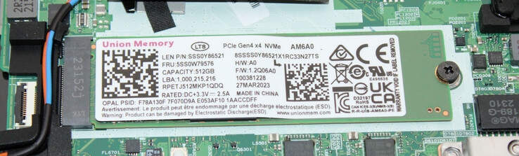 PCIe 4 固态硬盘用作系统存储。