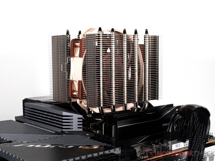 在我们的测试平台上的Noctua NH-D12L 在我们的测试平台上的Noctua NH-D12L