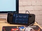 智能手机可用作 Steam Deck 的蓝牙音源，通过同一耳机播放游戏音频、音乐、视频和通话。