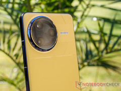 Poco F7 Ultra 将提供黑色和黄色两种配色（图片来源：Notebookcheck）