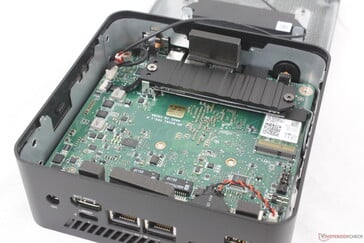 只有 M.2 2280 固态硬盘和 WLAN 模块可拆卸